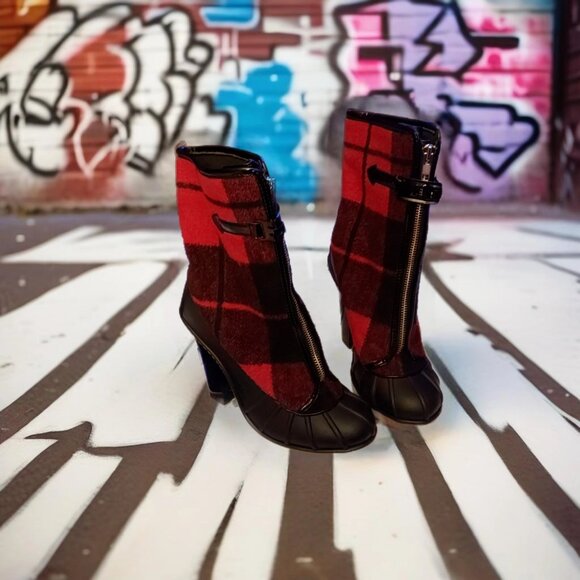 Michael Kors Red Buffalo Plaid, Rubber Duck Sole Boots Groovy - Picture 1 of 9